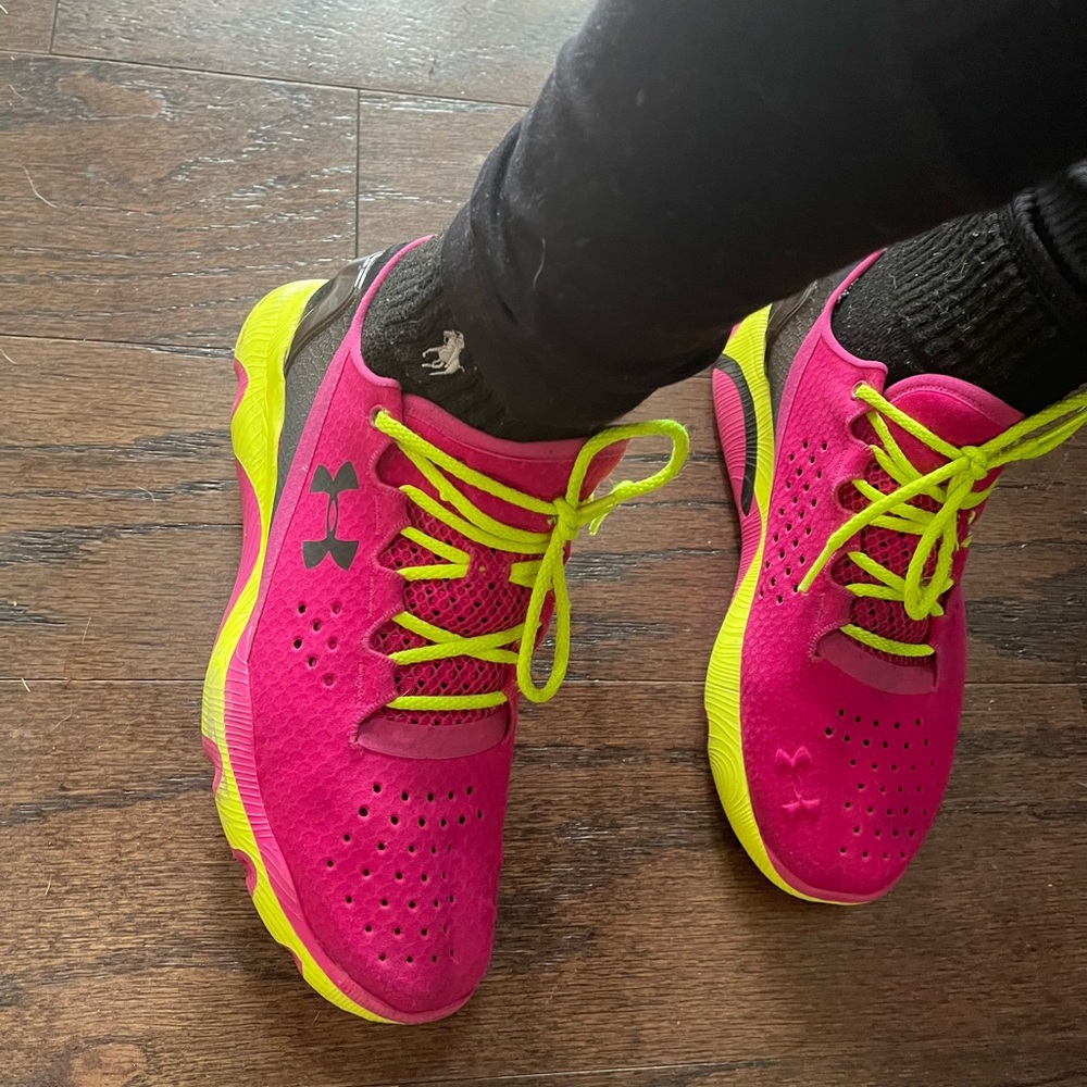 Pink Under Amor women’s sneakers ss 8